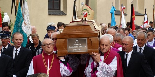 kielce wiadomości Zakończyły się dwudniowe uroczystości pogrzebowe biskupa Ryczana (ZDJĘCIA,WIDEO) 
